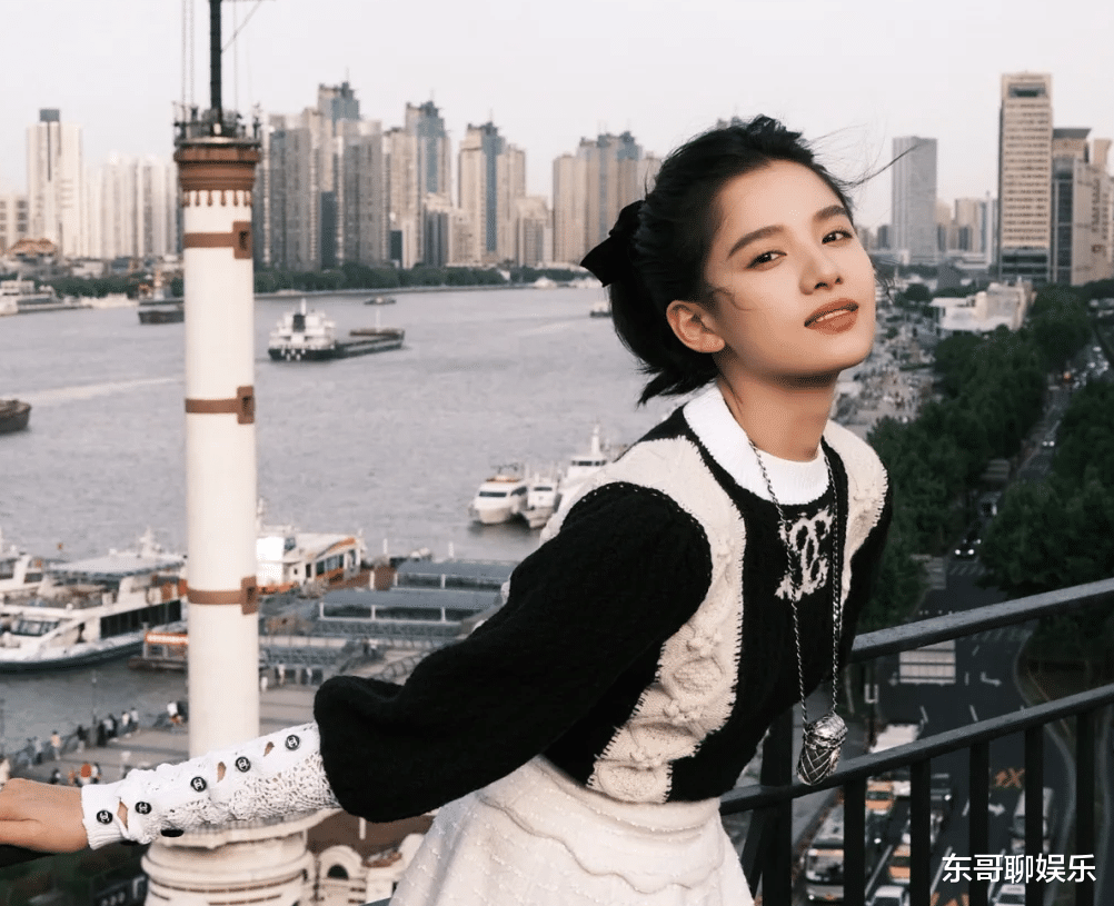 |张婧怡,在新一代小花里很不错的一位,有着天真率性的一面