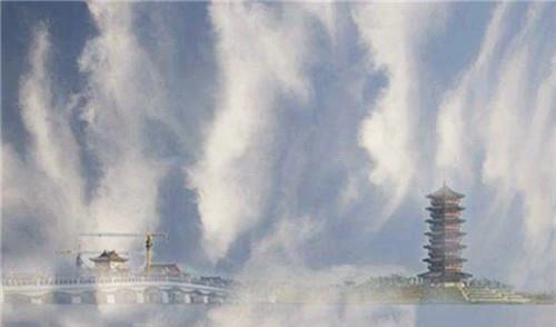 河北天空出现“异象”，游客拍到“南天门”，平行世界入口真存在？