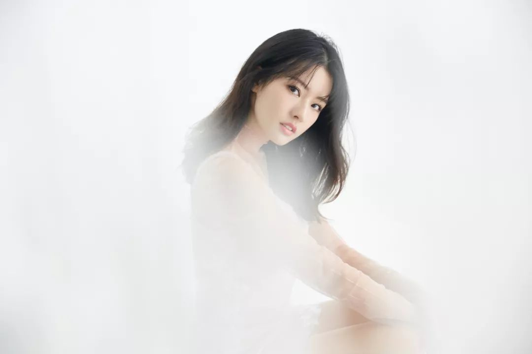 曾黎|陈语安，她是胡歌的师妹，网友称她为“自然系女神”