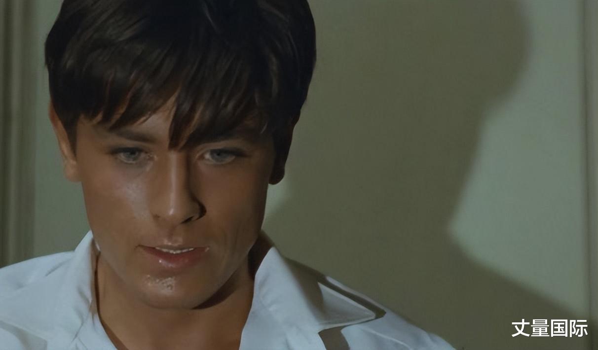 刘晓庆|阿兰德龙当年被封为法国第一美男,28岁儿子神传承帅基因不输老爸