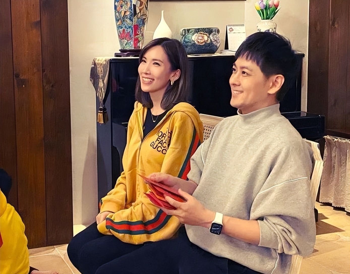 林志颖|林志颖消瘦许多仍需住院,陈若仪晒病床照公开丈夫车祸最新情况