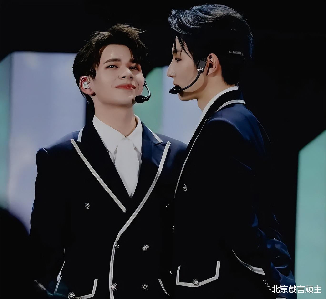 周深|年度优质偶像,周深新歌坐稳冠军,网曝将加盟四场晚会,再掀热议