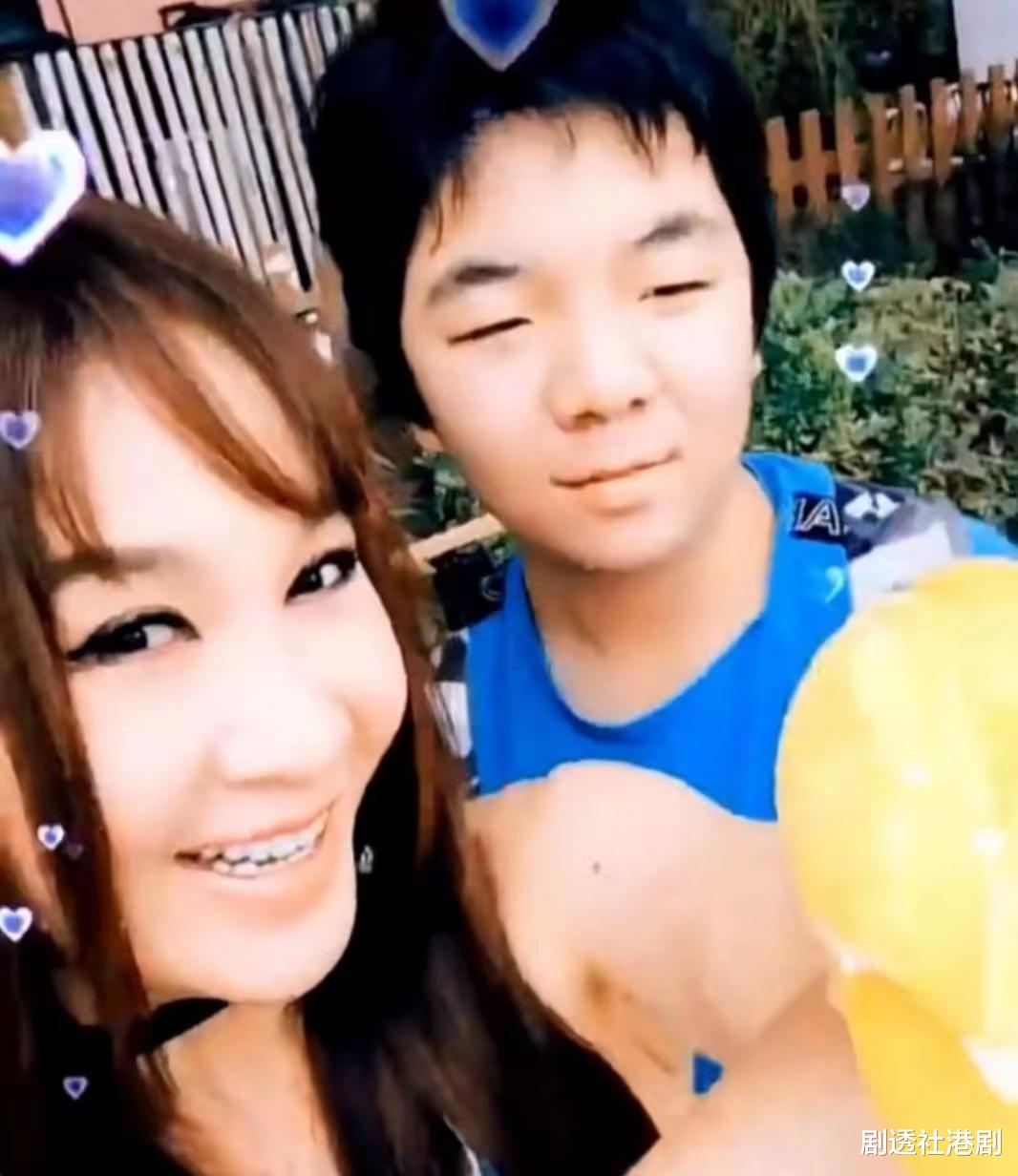 温碧霞|引争议！香港不老女神母子互动被指太亲密，儿子是内地收养的孤儿