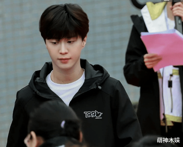 范丞丞|22岁范丞丞资源大好，参加浙江卫视跨年晚会，又和杨紫搭档演新剧