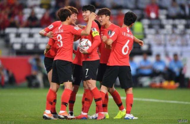 世界杯|世界杯32强已浮现29席！只剩3悬念，CCTV5直播世界杯分组抽签