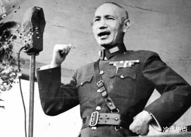 1932年陈独秀被捕,一年轻女子拿着报纸痛哭:这不是我家李老头吗