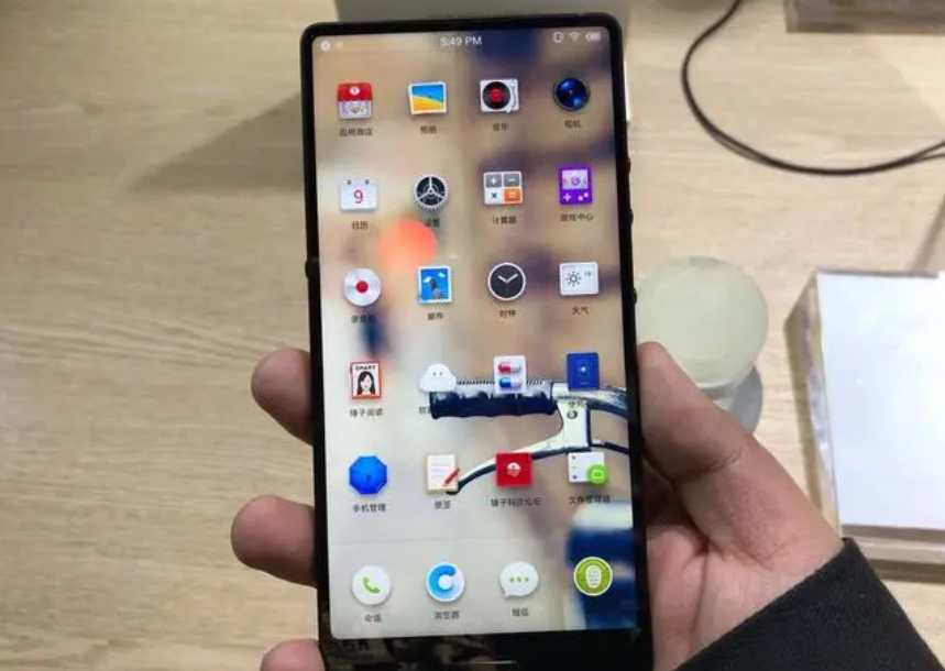 英特尔|手机系统升级，一般会要求硬件也同时升级，但手机硬件没法升级