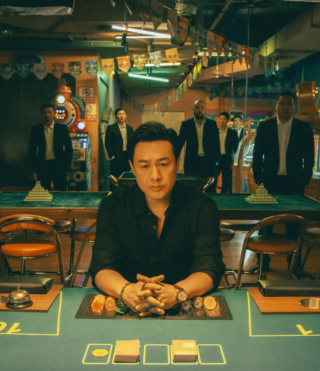 狂飙|超百万的铂金包、警察一身上十万,《狂飙》你是反黑剧么?