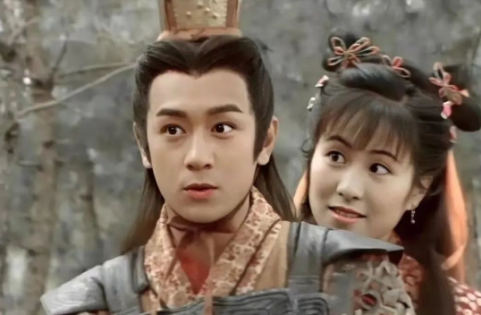 陈浩民|陈浩民演烂片！52岁大叔演“少爷”，网友：看得我如坐针毡