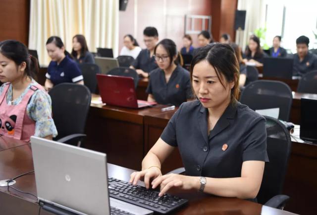 护士|铁饭碗“不铁”了？这3个职业将不再是“编制”，转为“合同工”