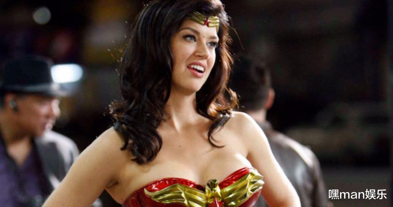 阿德琳妮·帕里奇|阿德琳妮·帕里奇的阴暗面 一路扮演超级英雄 感情路也一波三折