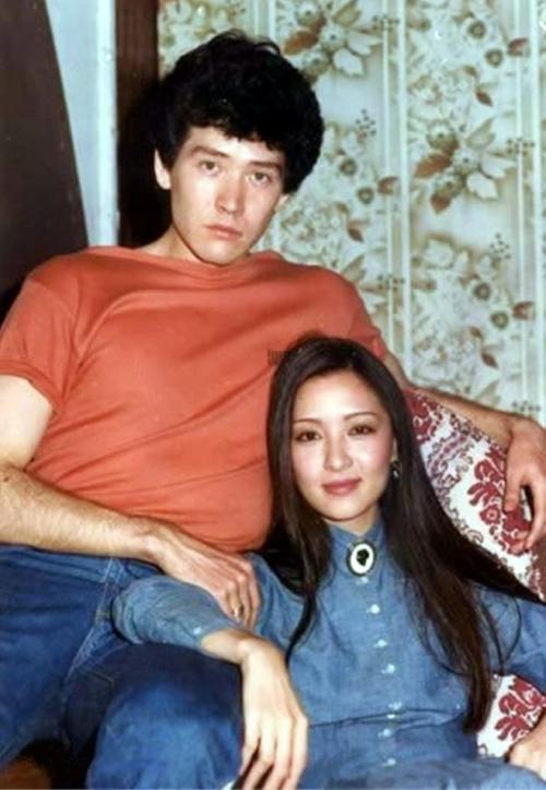 费翔|60岁费翔近照:一代歌坛巨星如今苍老认不出,一生未婚都怨她