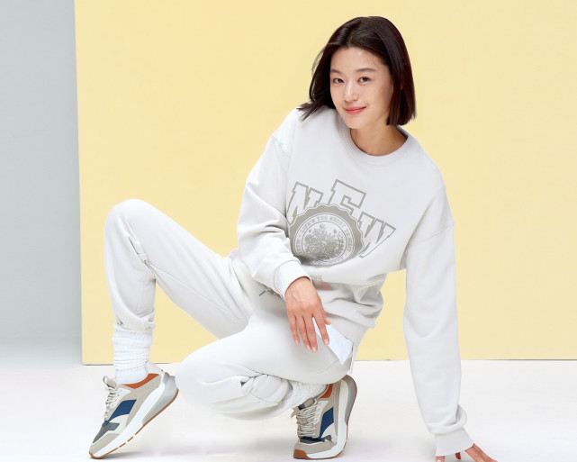 杨采钰 全智贤回归状态大回春!穿休闲装嫩成大学生,短发造型终于不翻车