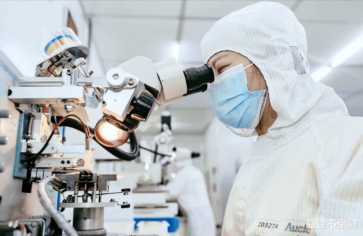 光刻机|有所调整！荷兰ASML公司：对华新限制将包括但不限于先进光刻机
