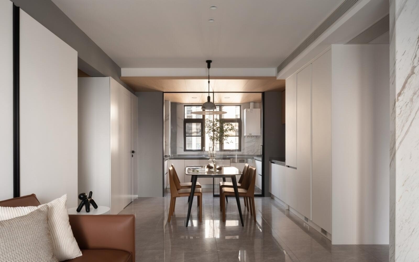 难怪现在装修都不要踢脚线了,看了她家,才知道有多大气干净