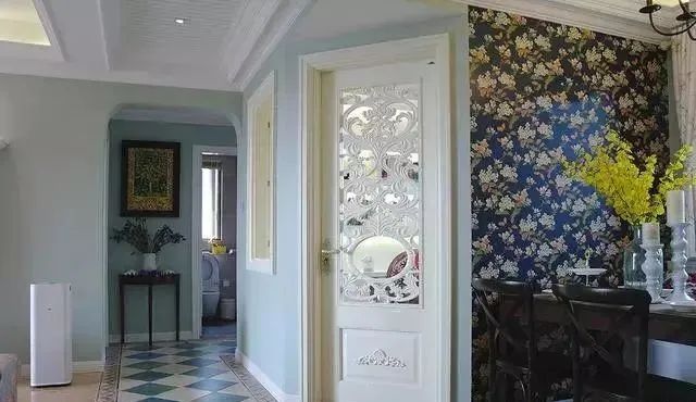 新房别再乱装，看看人家怎么弄，进门地砖就美醉了，卫生间更个性