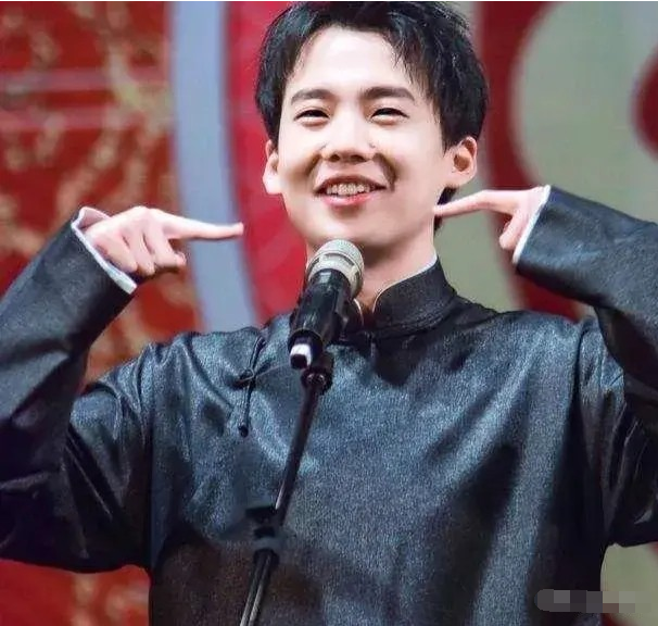 郭麒麟|一天，孟非说女儿22岁了，还没男朋友，一旁的郭德纲笑了：郭麒麟也单身呢