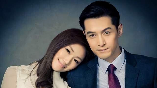 胡歌|汪峰旷工一天！胡歌官宣结婚生女众星送祝福，薛佳凝评论区好温暖