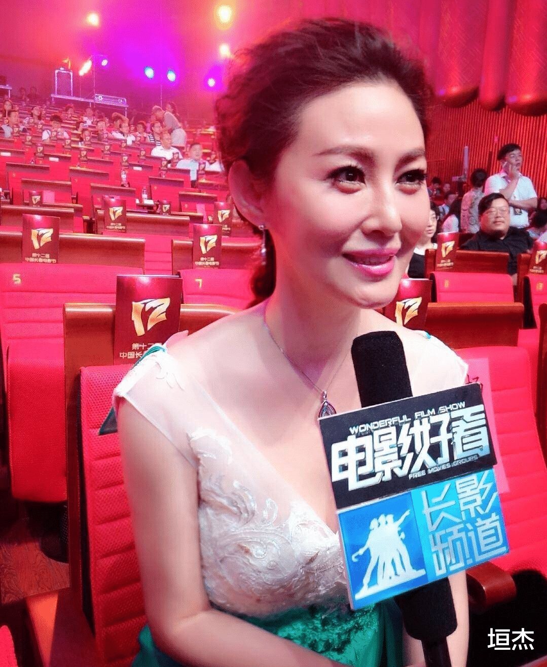 王思懿|王思懿：因潘金莲一夜成名，闪婚闪离，年近半百单身一人无子女