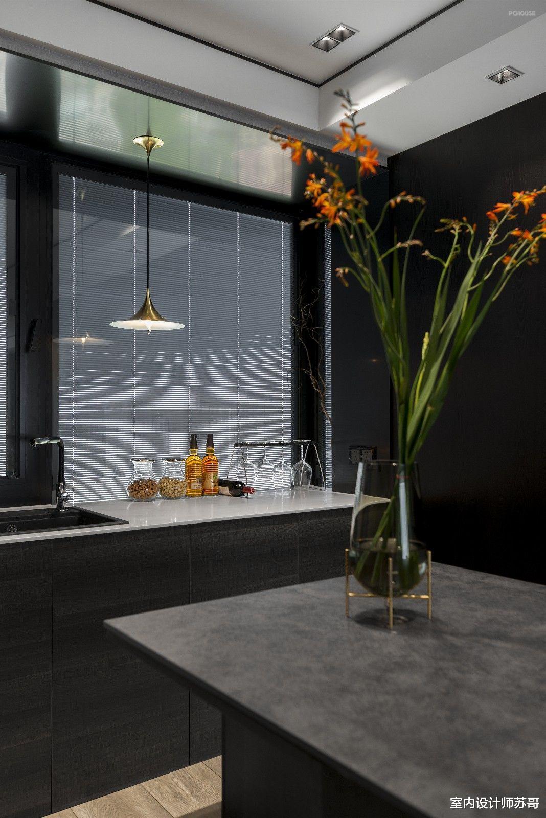 以黑色为主题的三居室,让生活回归本真,这么个性的家真美!