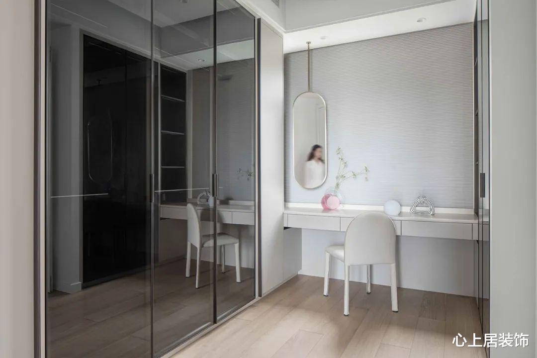 286㎡现代丨向往自由优雅的蓝调空间