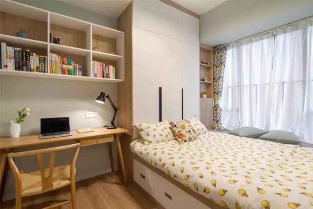 新家的墙基本打上柜子，背景墙也不放过，新增收纳面积达到40平米