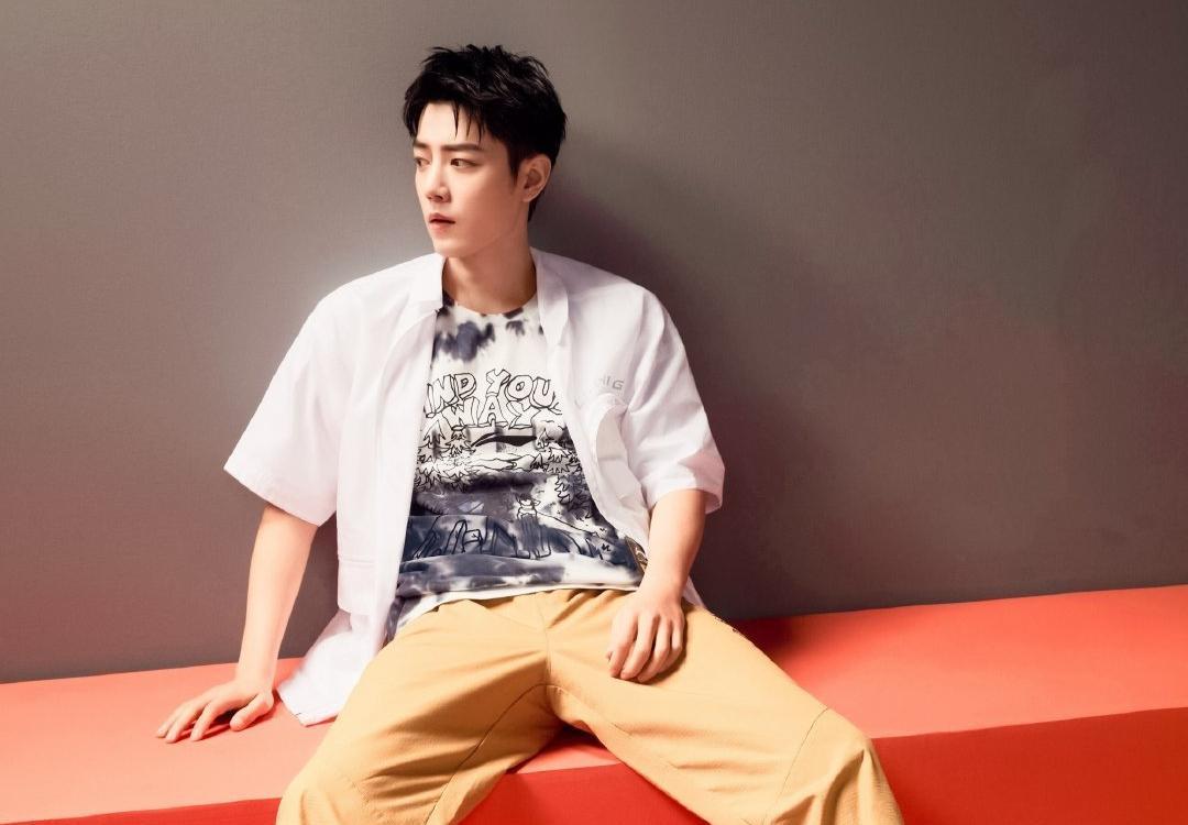 肖战|肖战喜迎“追星”三周年纪念日,偶像评价肖战太腼腆,一直在鞠躬