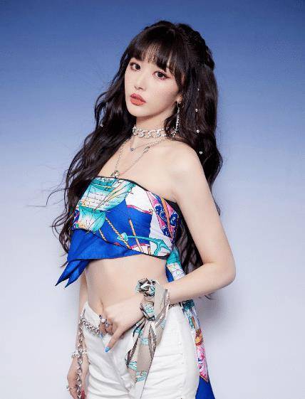 孔雪儿|孔雪儿“未修图”照片被疯传,看清真实身材后,难怪总说要漂亮!