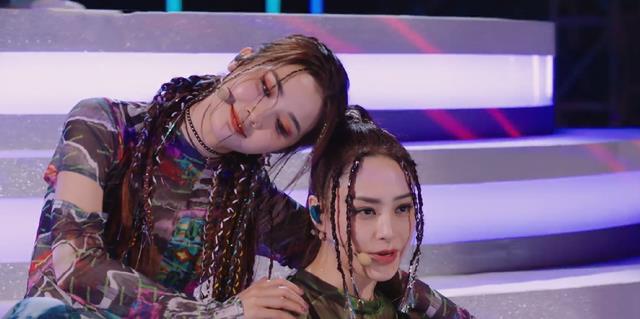 谢娜|《乘风破浪的姐姐》三公出圈,拉票各出奇招,谢娜成“点睛之笔”