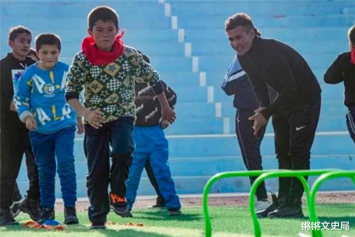 求职|新疆21岁农村小伙拍视频成网红，被球队挖掘后打进职业联赛