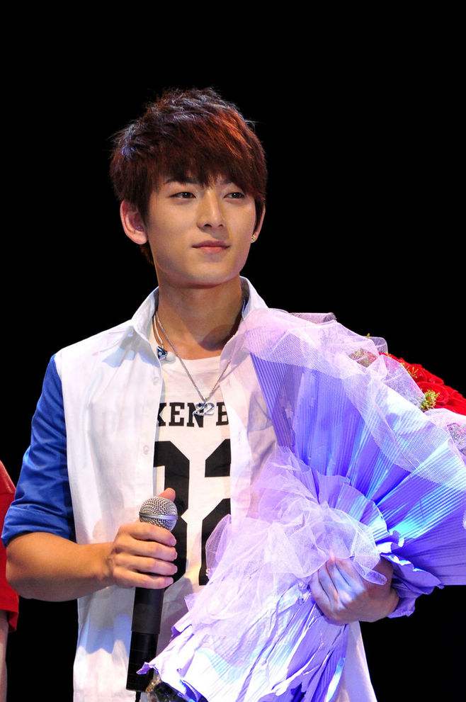 明星|男明星总“翻车”的3个原因：经纪公司过度放纵艺人，帮处理桃色事件！