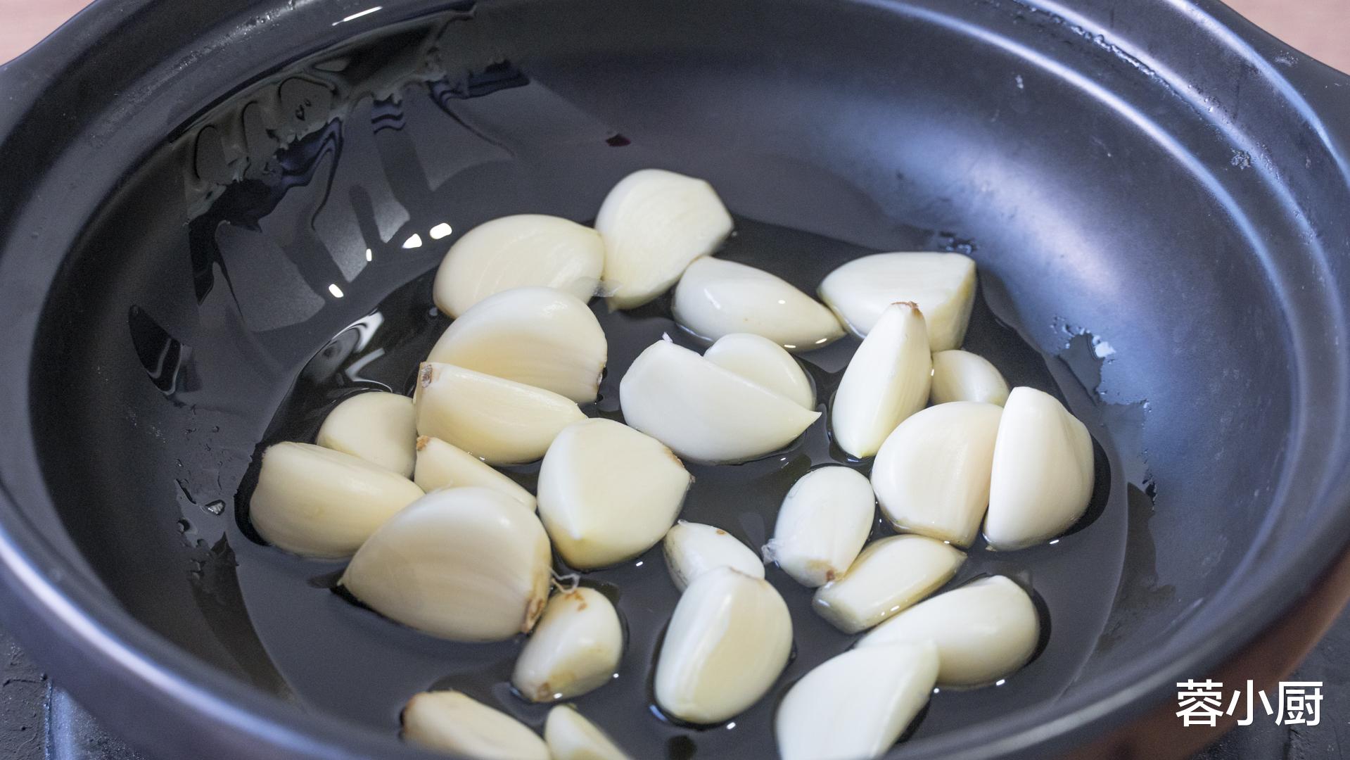 脑梗塞|中老年人“养骨”,别只懂喝骨汤,建议多吃4物,腿脚有劲精神好