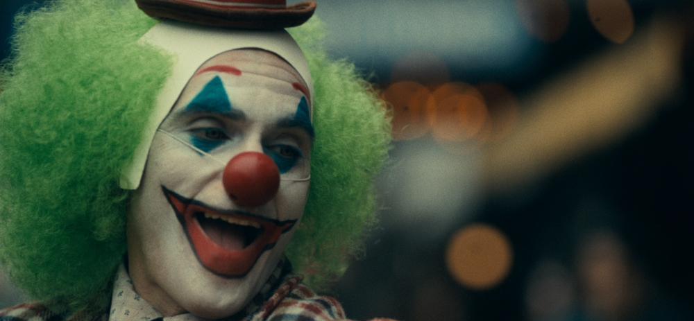 小丑|《小丑》带给我们的启发:雪崩的时候,没有一片雪花是无辜的