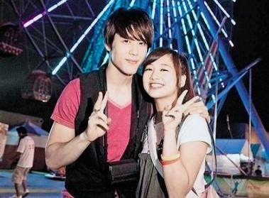 胡宇崴|《真爱趁现在》胡宇崴和陈庭妮宣布订婚了，传言曾与鬼鬼陷入“三角恋”？