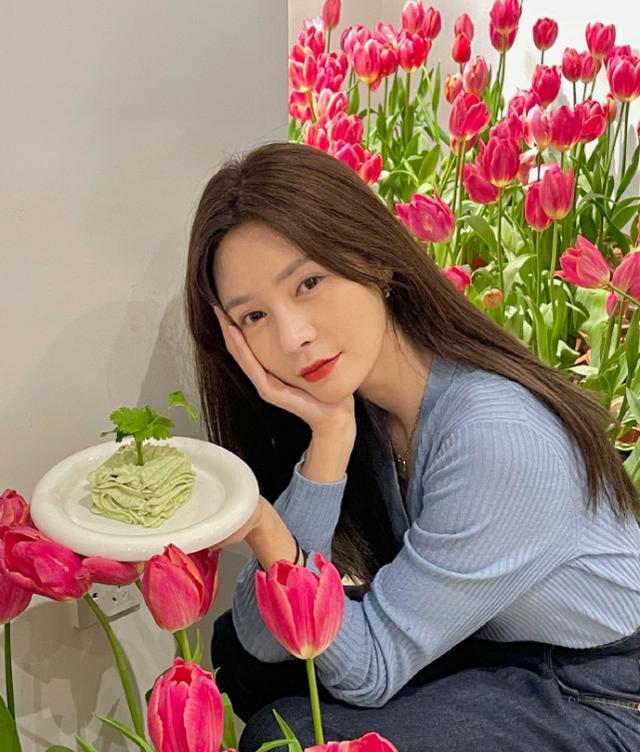 美白 沈梦辰种草的“面霜”，平价不贵很亲民，用后细纹干纹慢慢消失