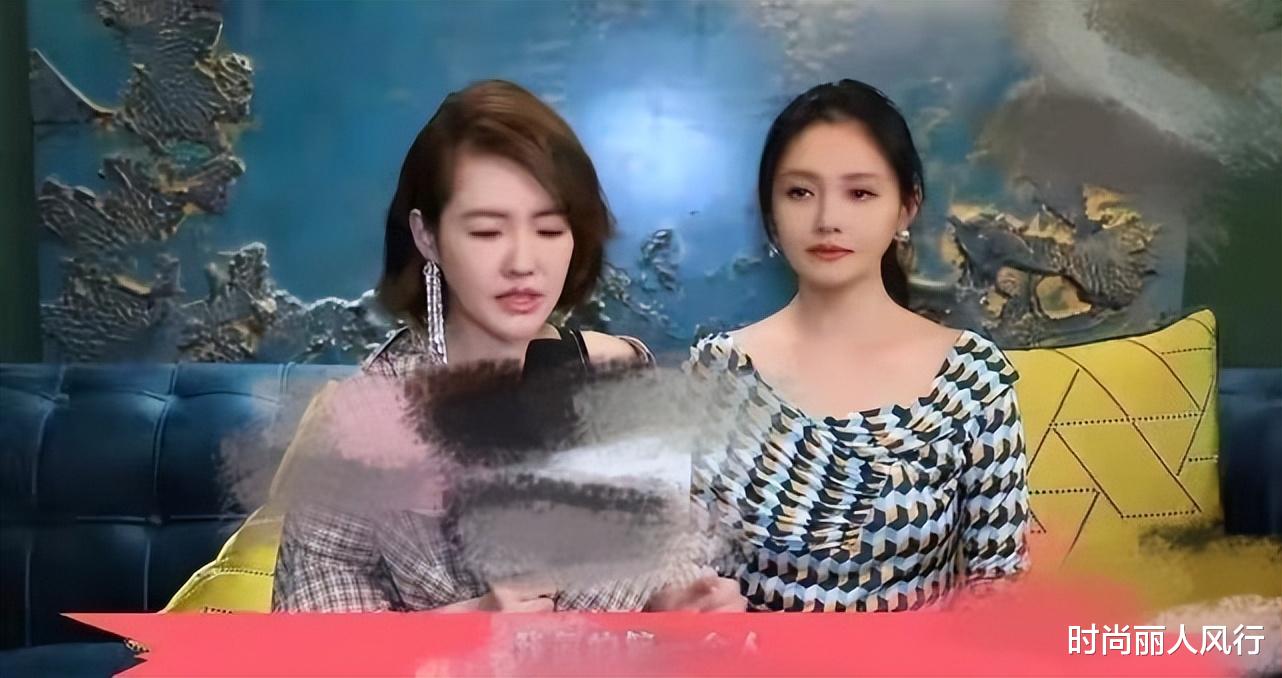 大S|大s具俊晔高调参加饭局！她穿T恤坐在老公身边小鸟依人，变可爱了