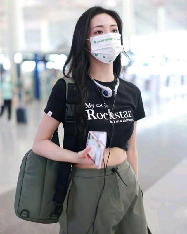 事发安徽!职校女生被指责“风尘女子”,网友:都是穿衣惹的祸