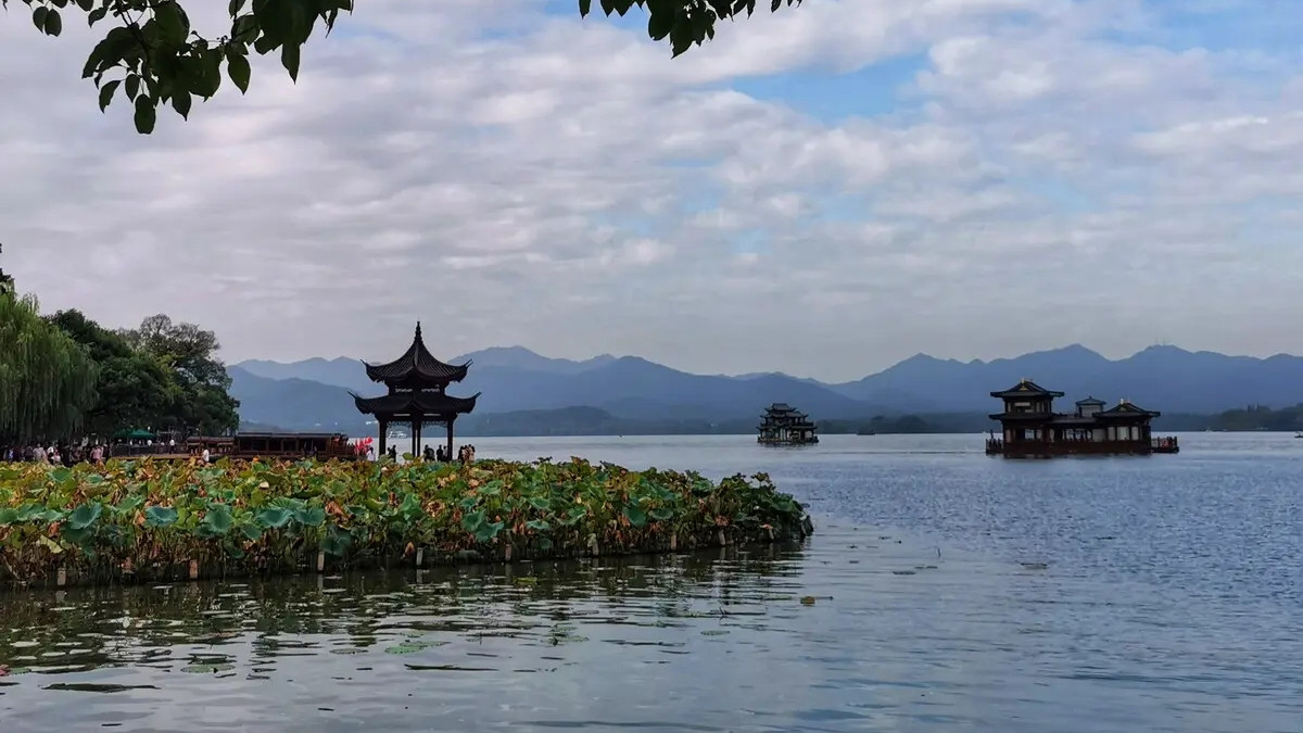 杭州西湖|我国有“良心”的景点，周边分布着100多处公园景点，却不要门票