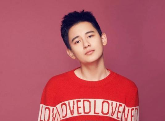 赵今麦|赵今麦新剧《那些回不去的年少时光》，看到男主就很心动的感觉