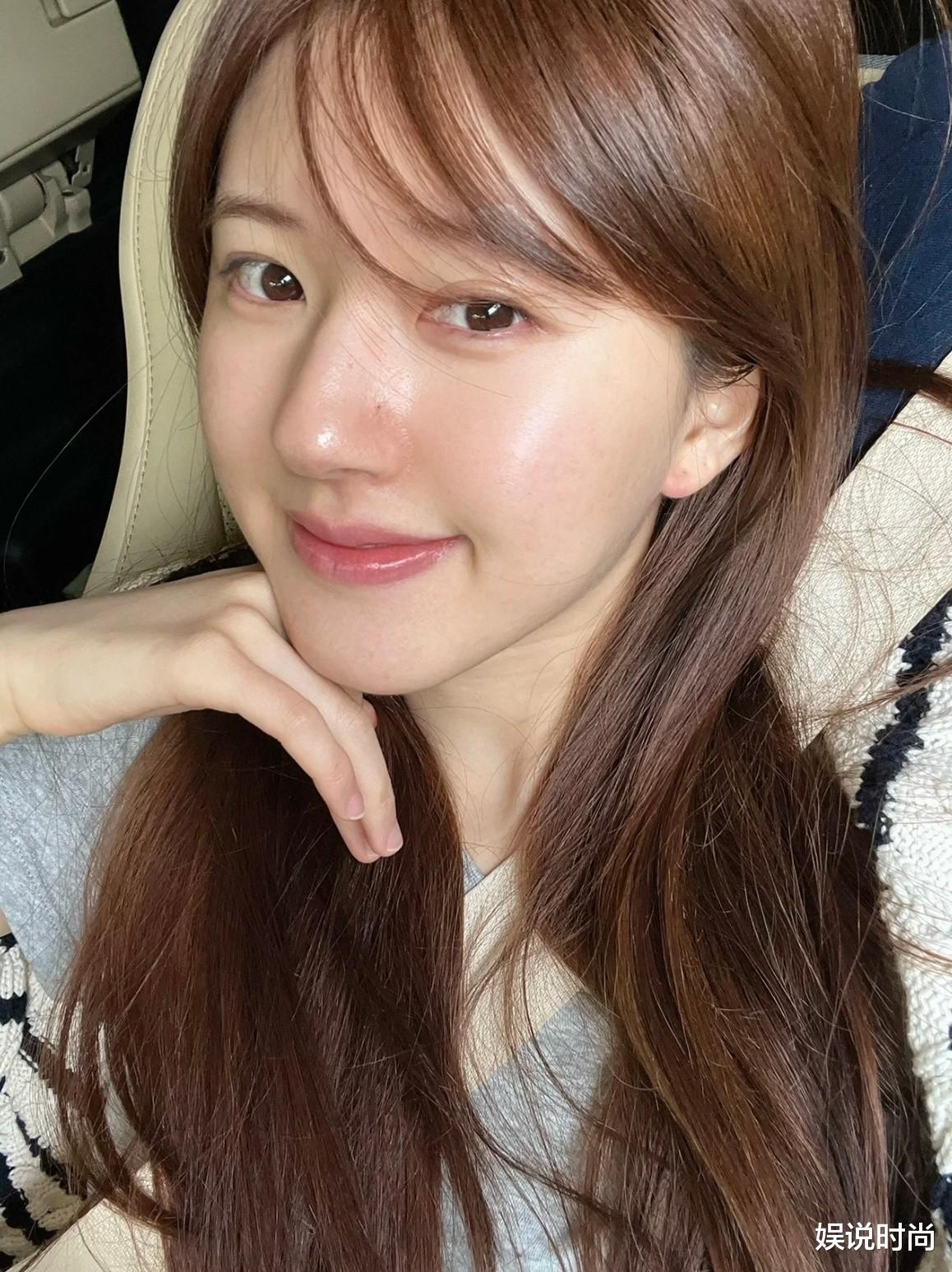 张靓颖|?赵露思素颜被曝光！脸上的红豆清晰可见，看到她的私服才服了