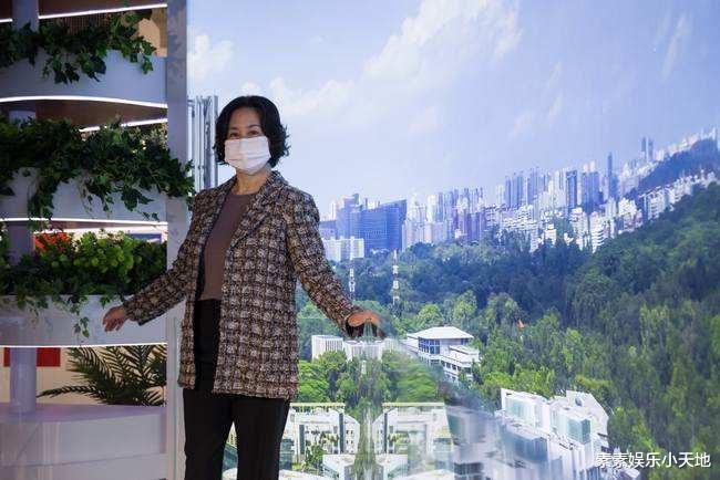 洪欣|赌王外孙女秀山顶豪宅，游艇风景尽收眼底，何超琼曾居住豪宅之中