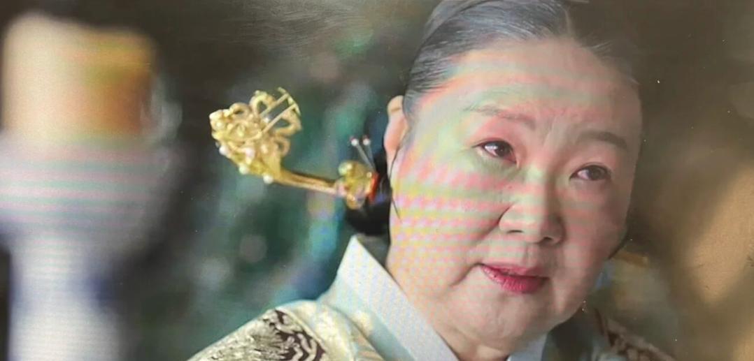 金惠秀|雨伞:罪恶源头大妃下线!尹废妃复位哭着咽饭菜,儿子为中殿撑伞