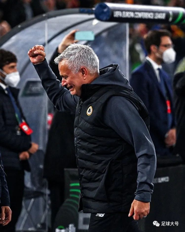 穆里尼奥|破防了！穆帅哭成泪人，7万人高呼鸟叔