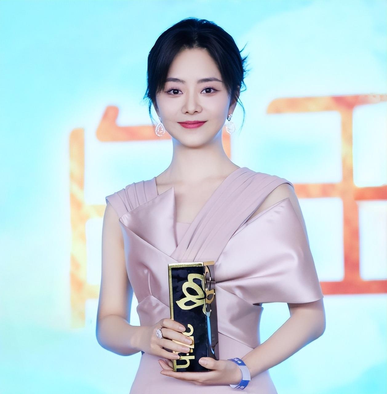 金鹰奖|金鹰奖首轮结果出炉!热巴杨紫出局,baby令人意外!