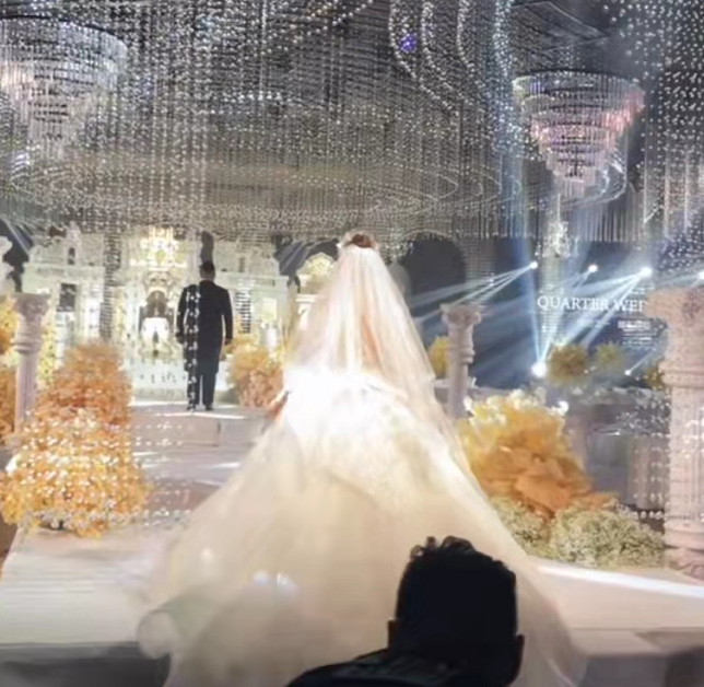 明星|网红猴哥高调办婚礼!开1400万主婚车豪车停一排,新娘貌美似明星