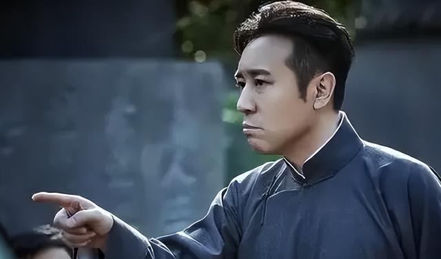 唐国强|照猫画虎,举一反三:下跪、吃茶叶、捡纸,更多细节被扒值得深思