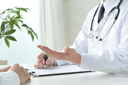 癌细胞|胃癌的“祸根”不止酒精，忠告：“2水”喝太多，小心胃“烂如蜂窝”