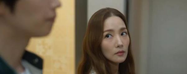 朴敏英 朴敏英新剧瘦到双颊凹陷引担忧，她并未刻意减肥，只是身体吃不消