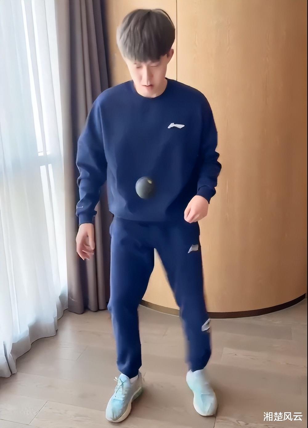 马龙|国乒假期在干嘛？莎莎加练，马龙现身环球影城，大胖踢毽子曝豪宅