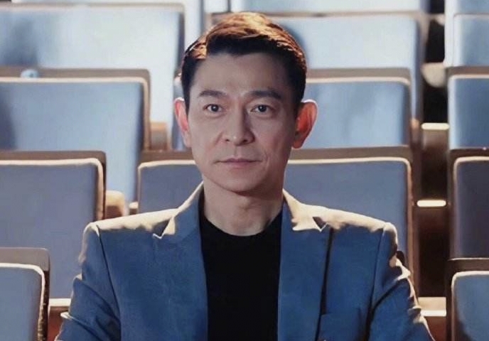 李健|网传好声音导师开场曲目,李荣浩演唱梁静茹的歌,刘德华没到现场